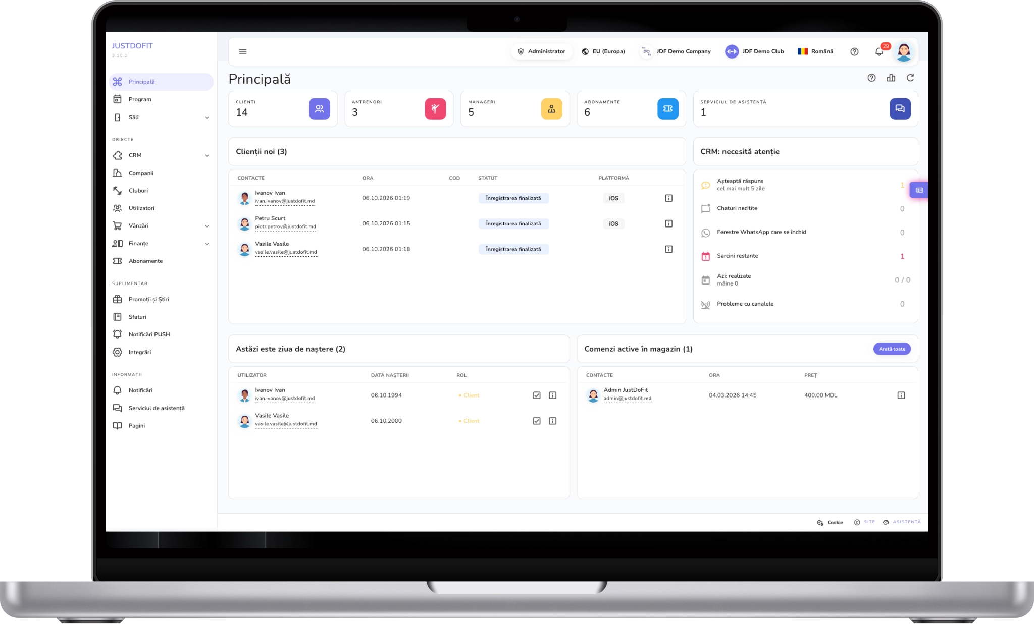 Sistemul CRM JustDoFit pe laptop