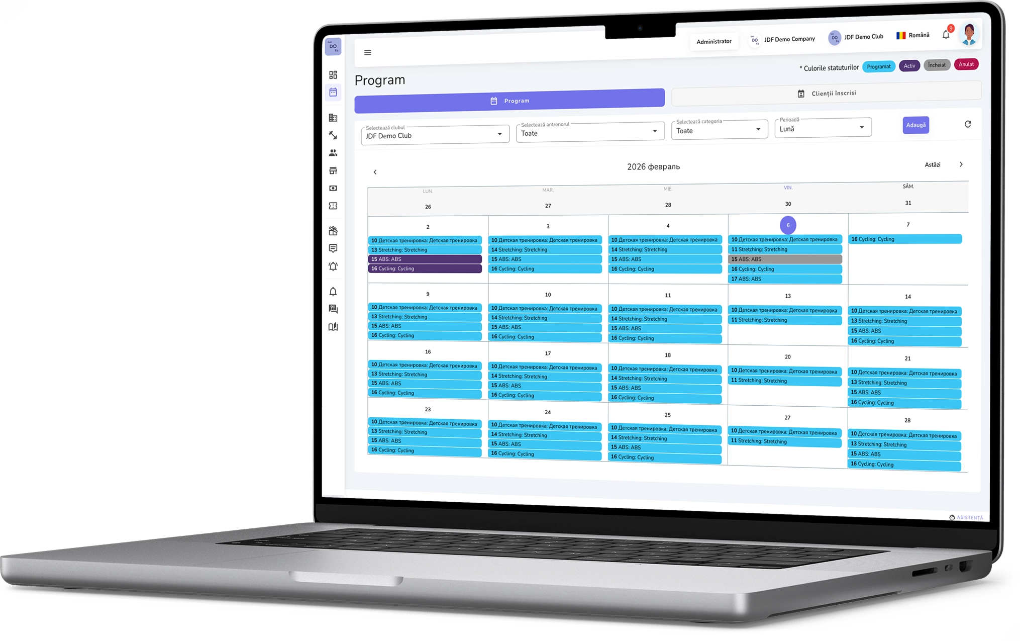 CRM JustDoFit pe laptop: programul și clienții clubului